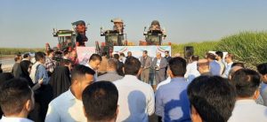 گزارشی از آیین شکرانه برداشت نیشکر در یک واحد کشت و صنعت؛ “دهخدا” سرسبزتر از “اهواز”