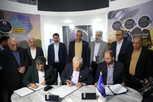 در سومین روز از نمایشگاه بین المللی نفت انجام شد؛ امضای توافقنامه انجام مطالعات ژئوشیمی سطحی برای ارزیابی پتانسیل هیدروكربنی در میدان اروند