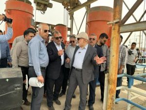 بازدید مدیرعامل سازمان آب و برق و استاندار خوزستان از پروژههای انتقال و تصفیه آب در شادگان