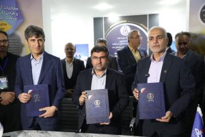 در سومین روز از نمایشگاه نفت با حضور مدیرعامل شرکت نفت و گاز اروندان به امضا رسید؛ خودكفایی در تولید روغن حرارتی با تفاهمنامه همكاری برای تولید روغن حرارتی بر پایه دانش فنی بومی