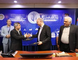 آغاز همکاریهای علمی و پژوهشی اداره کل بنادر و دریانوردی و دانشگاه آزاد اسلامی استان خوزستان با امضای تفاهمنامه همکاری