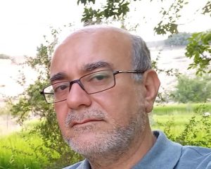 اهدا نشان افتخار صلح و دوستی به شاعر و نویسنده ایرانی