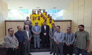 فوتبالیست‌های نیشکر با پرچم ایران راهی رقابت‌های جهانی دبی شدند