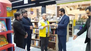 آغاز هفته کتاب با افتتاح نمایشگاه و بازدید از کتابفروشی‌های اهواز