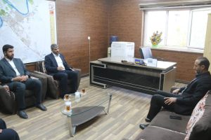 دیدار فرمانده حوزه مقاومت بسیج ۱۴ شهری عمار یاسر با شهردار منطقه ۳ اهواز