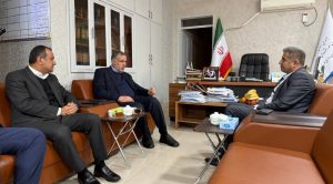 سیدمحسن موسوی زاده در دیدار با مدیرکل اقتصاد و دارایی استان خواستار افزایش حق آلایندگی شهرهای مناطق نفتی شد